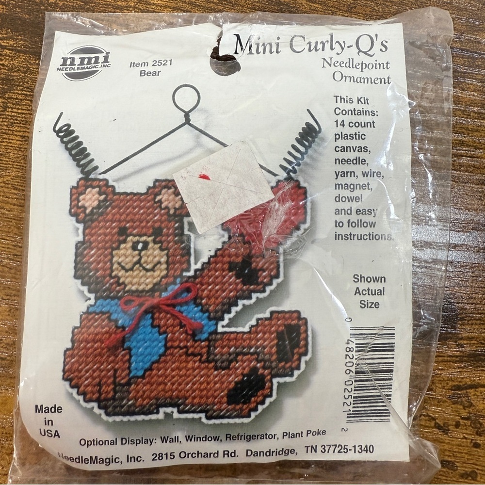 Needlemagic Curly-Q’s Heart Bear Ornament‎ Kit #2521 Brown Red Needlepoint New
